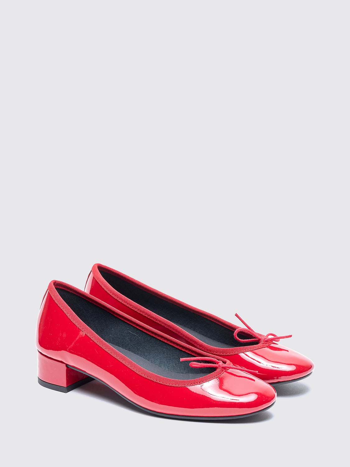 REPETTO BALLERINAS: Camille Lackleder-Ballerinas von Repetto mit runder Kappe und Schleife, Strawberry - Img 2