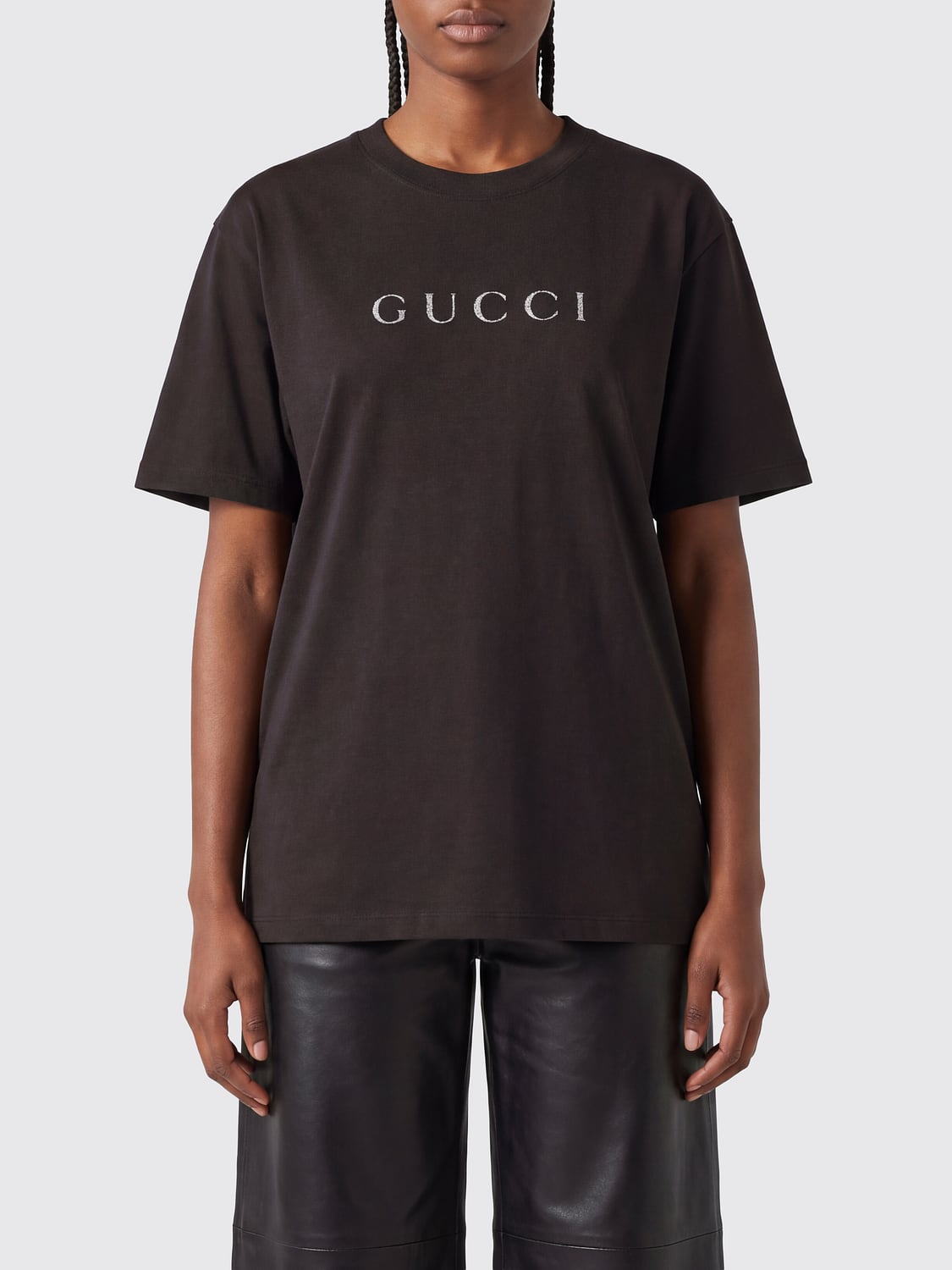 GUCCI T-SHIRTS: T-shirt Gucci girocollo in cotone con stampa logo a contrasto, Marrone - Img 1