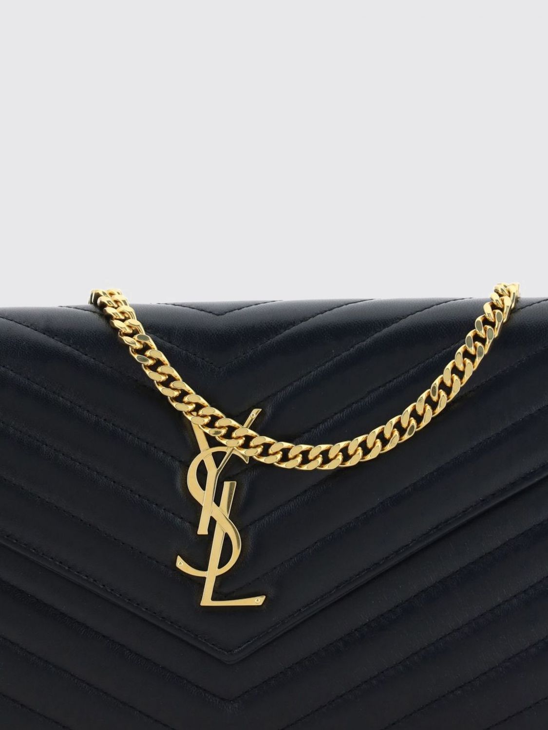 SAINT LAURENT MINITASCHE: Cassandre Umschlagtasche SAINT LAURENT aus Chevron-Matelassé-Leder mit YSL-Logo, Schwarz - Img 4