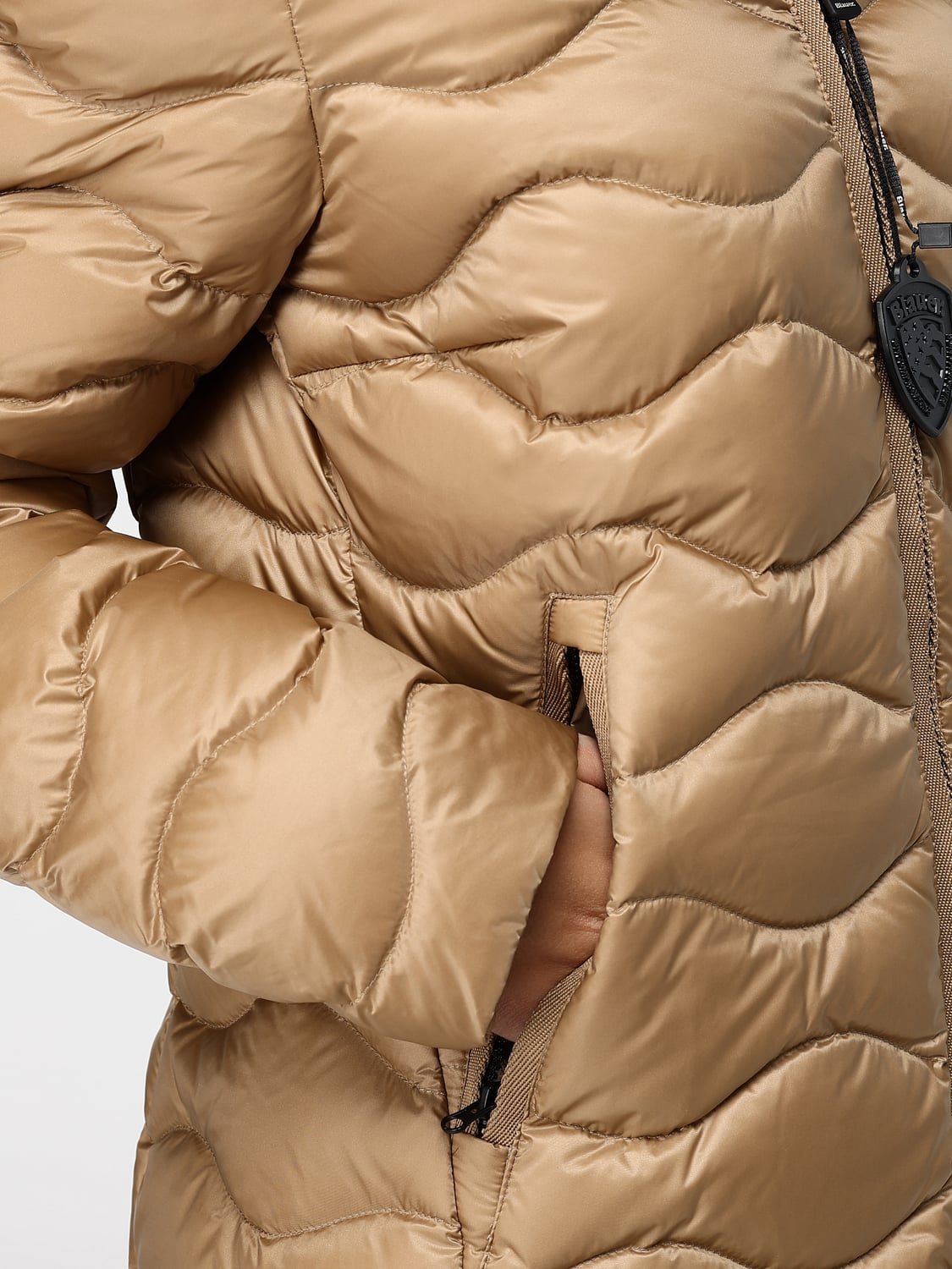 BLAUER JACKE: Lange Slim-Fit-Daunenjacke Blauer aus Nylon mit Shearling-Kapuze, Beige - Img 4