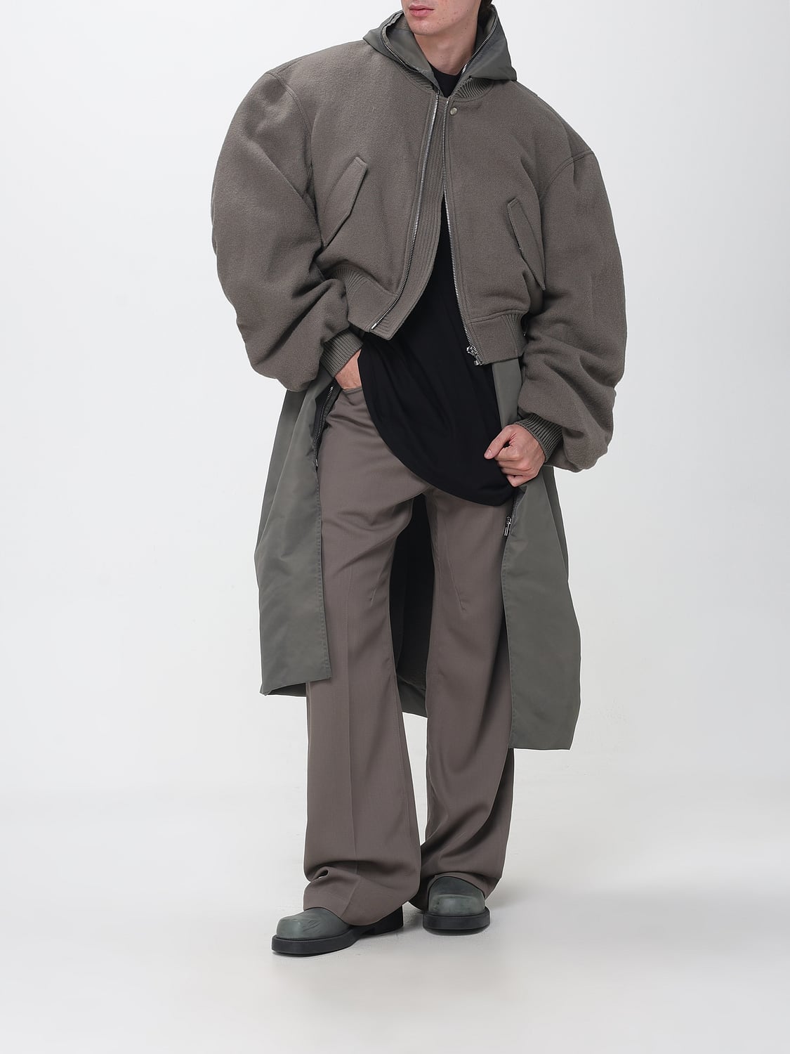 RICK OWENS COAT: Rick Owens Oversized Long Water-Repellent Nylon Parka with Hood and Zip, Grey - Img 2