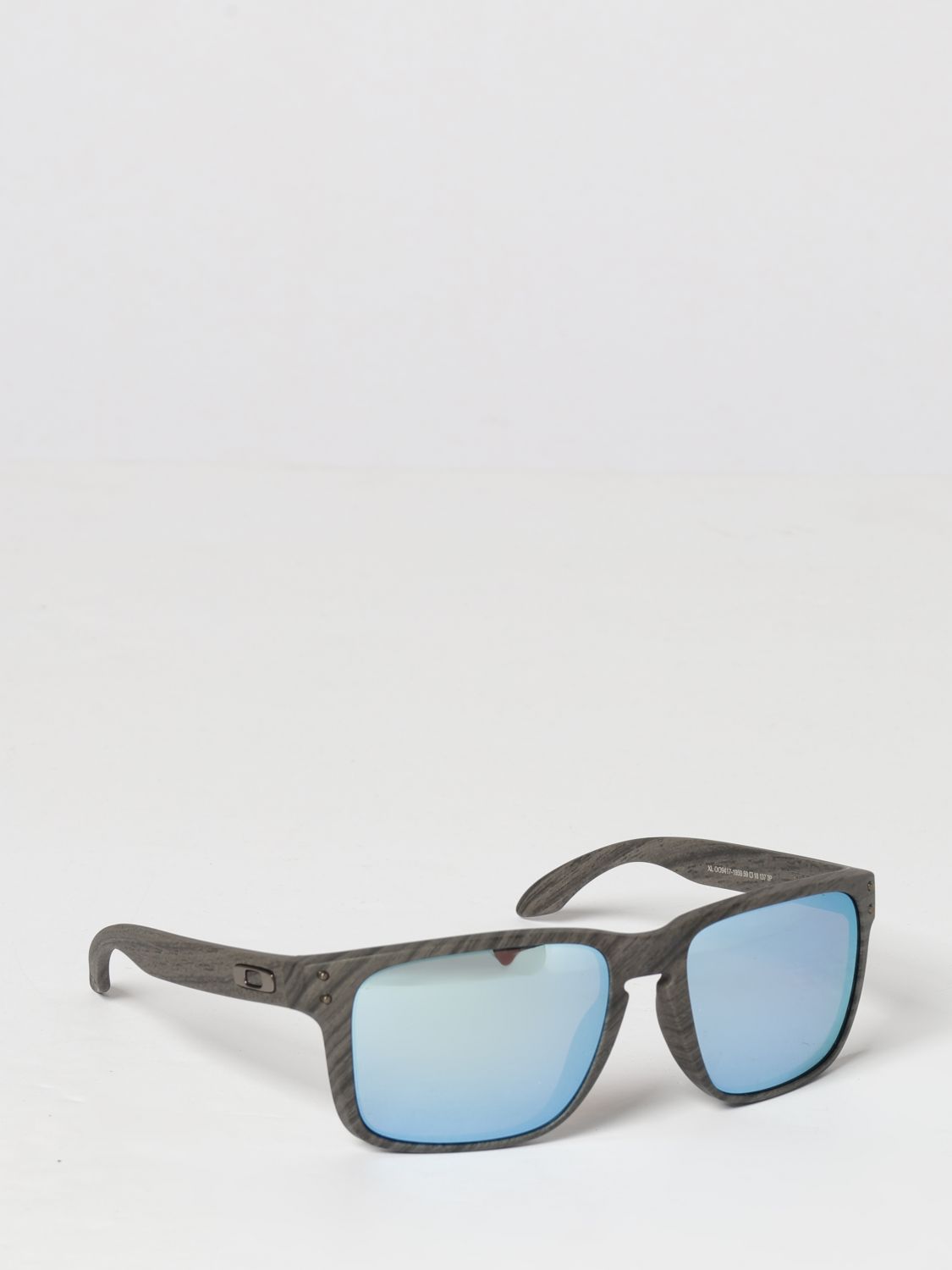 OAKLEY СОЛНЦЕЗАЩИТНЫЕ ОЧКИ: Солнцезащитные очки Мужское Oakley, Серый - Img 1