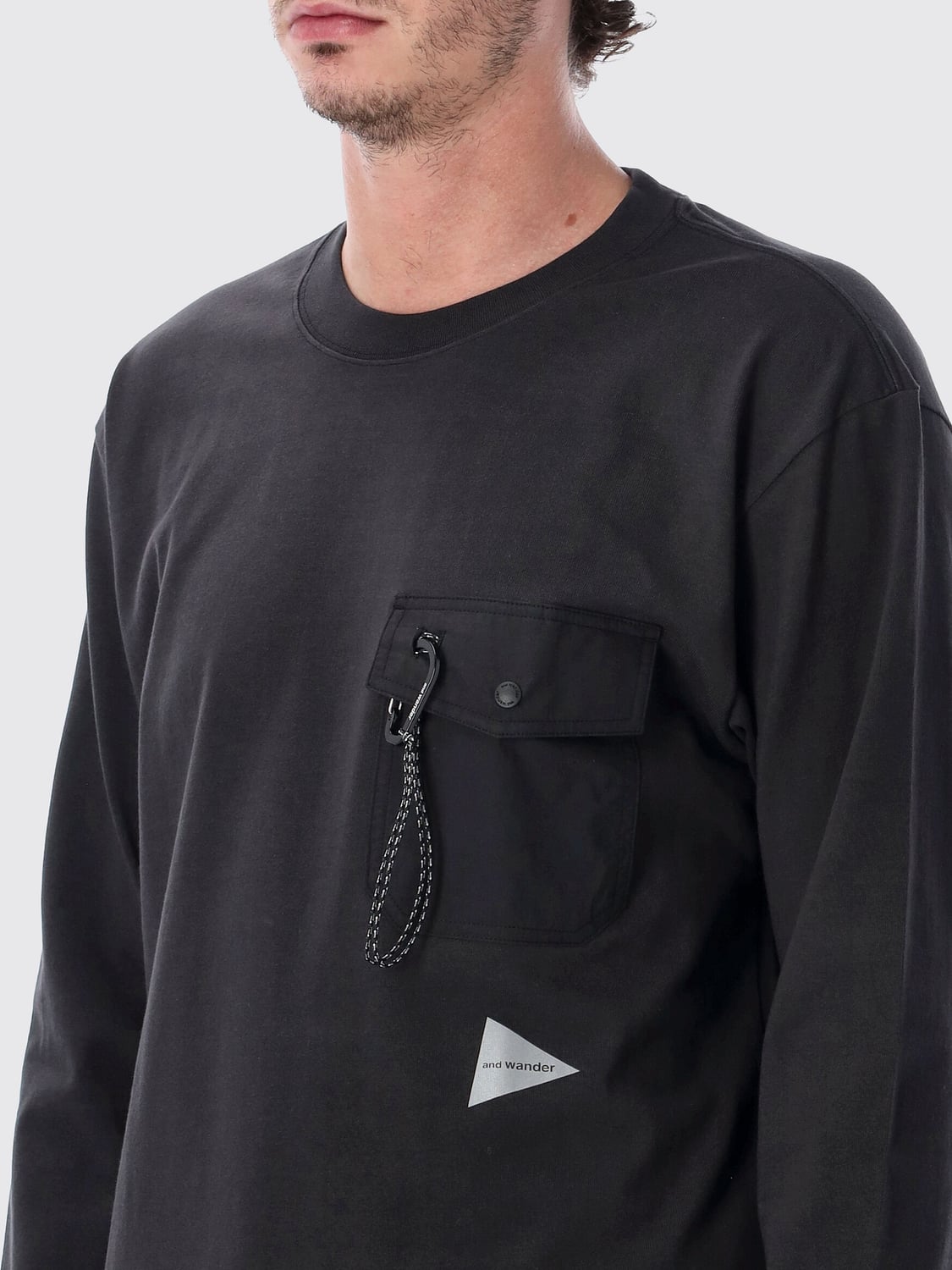 AND WANDER T-SHIRT: T-shirt herren And Wander, Schwarz - Img 3