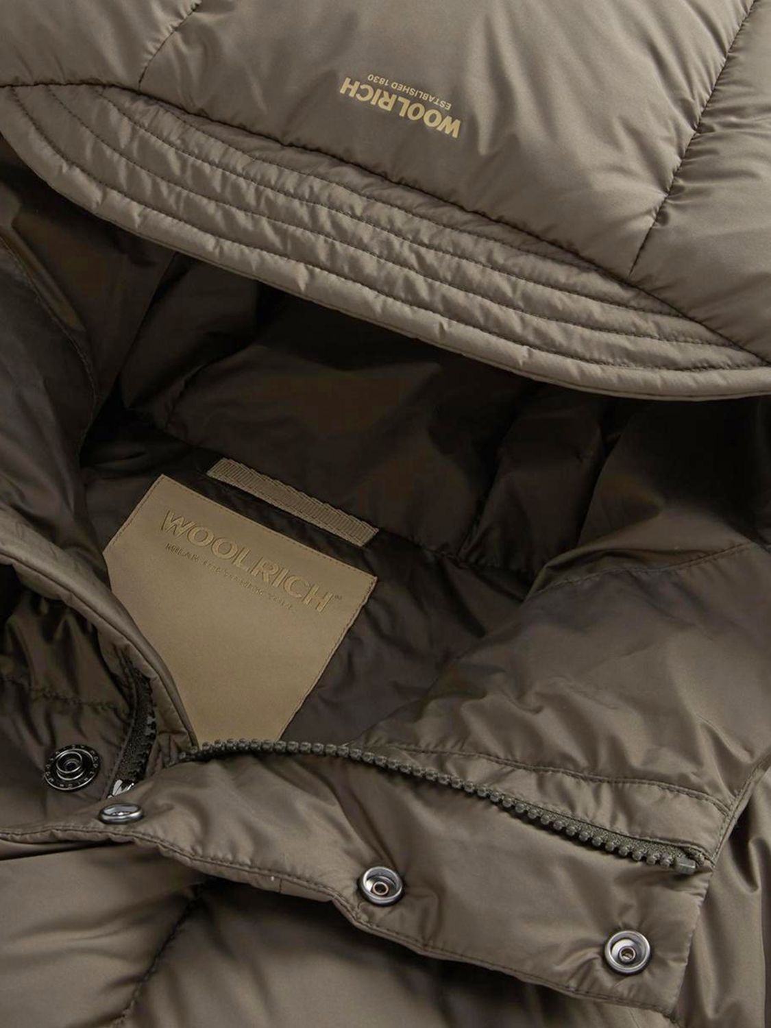 WOOLRICH GIACCA: Piumino trapuntato Woolrich in tessuto tecnico idrorepellente con cappuccio imbottito, Verde - Img 3