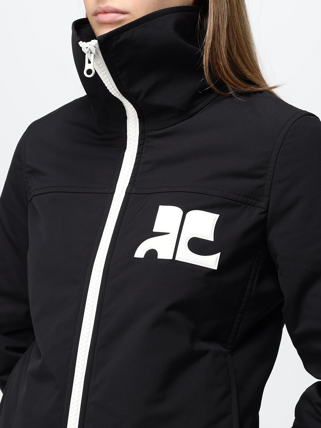 COURRÈGES JACKE: Kurze Polyester-Windjacke von Courrèges mit Kontrastlogo, Schwarz - Img 5