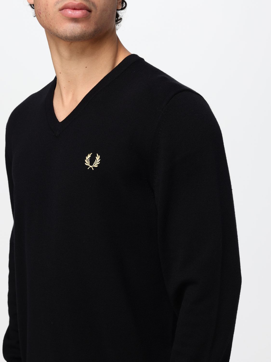 FRED PERRY 스웨터: FRED PERRY V넥 울 및 코튼 혼방 스웨터, 자수 로고 장식, 블랙 - Img 3
