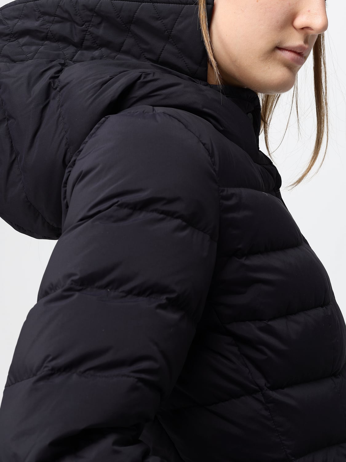 PEUTEREY GIACCA: Piumino corto Peuterey in poliestere con cappuccio in shearling e collo alto, Nero - Img 4