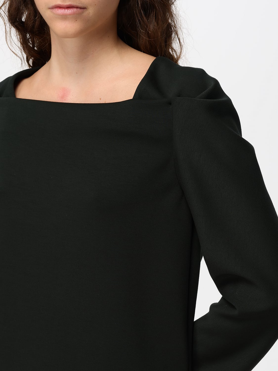 MEIMEIJ TOP: Langärmelige Viskosebluse Meimeij mit Rüschen und gestickten Details, Grün - Img 3