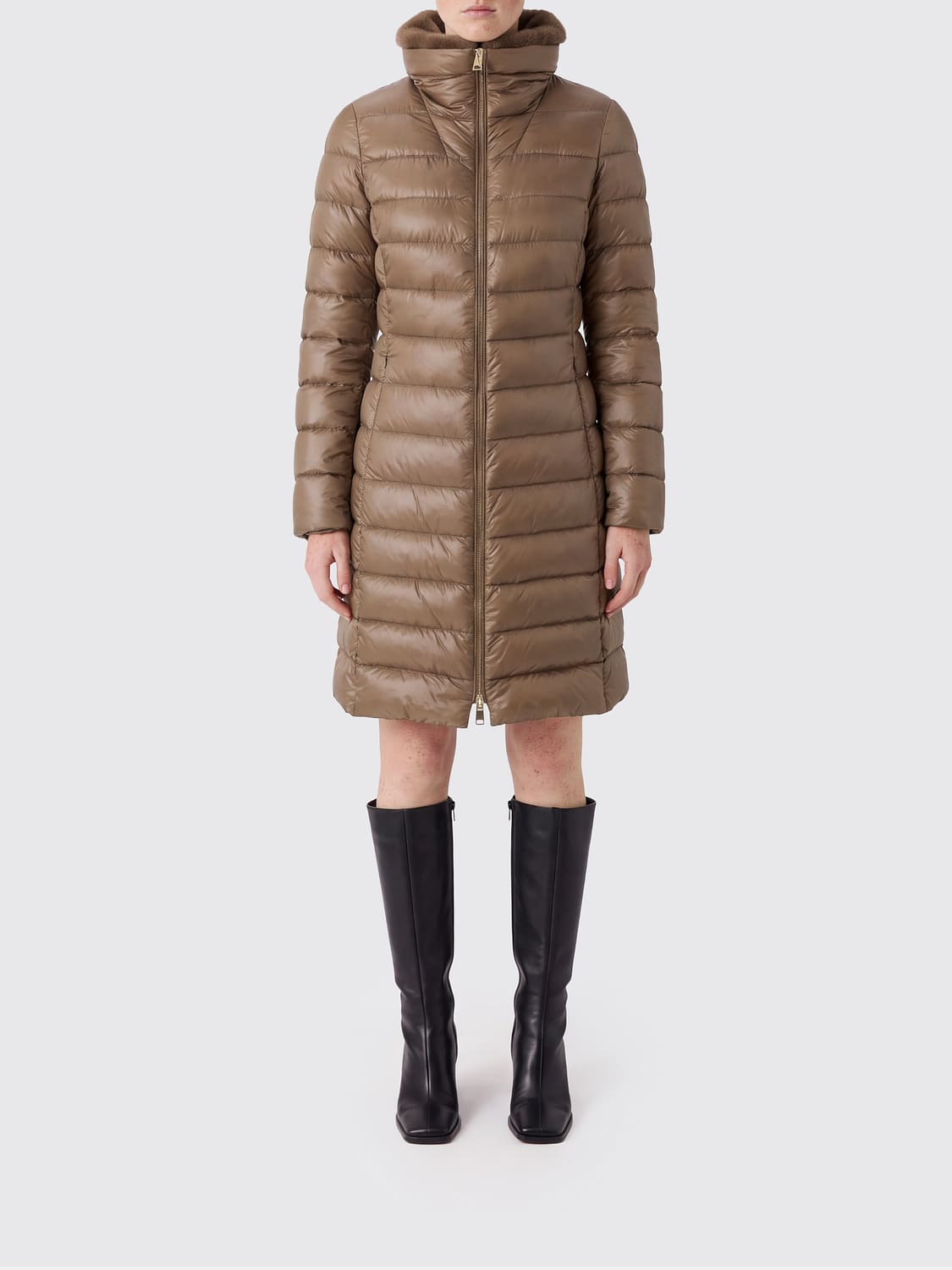HERNO GIACCA: Piumino lungo Herno in nylon trapuntato con collo alto e chiusura a zip, Beige - Img 1
