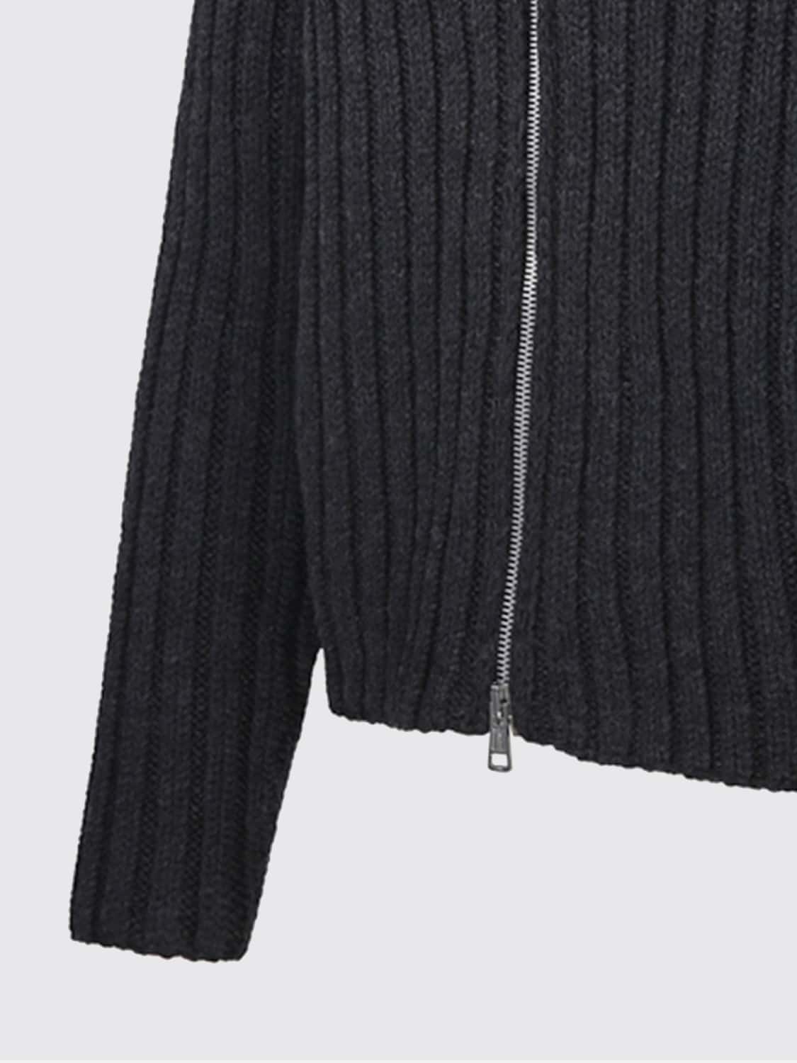 OUR LEGACY PULLOVER: Gerippter Rollkragen-Cardigan aus reiner Merinowolle von Our Legacy mit Reißverschluss, Schwarz - Img 4