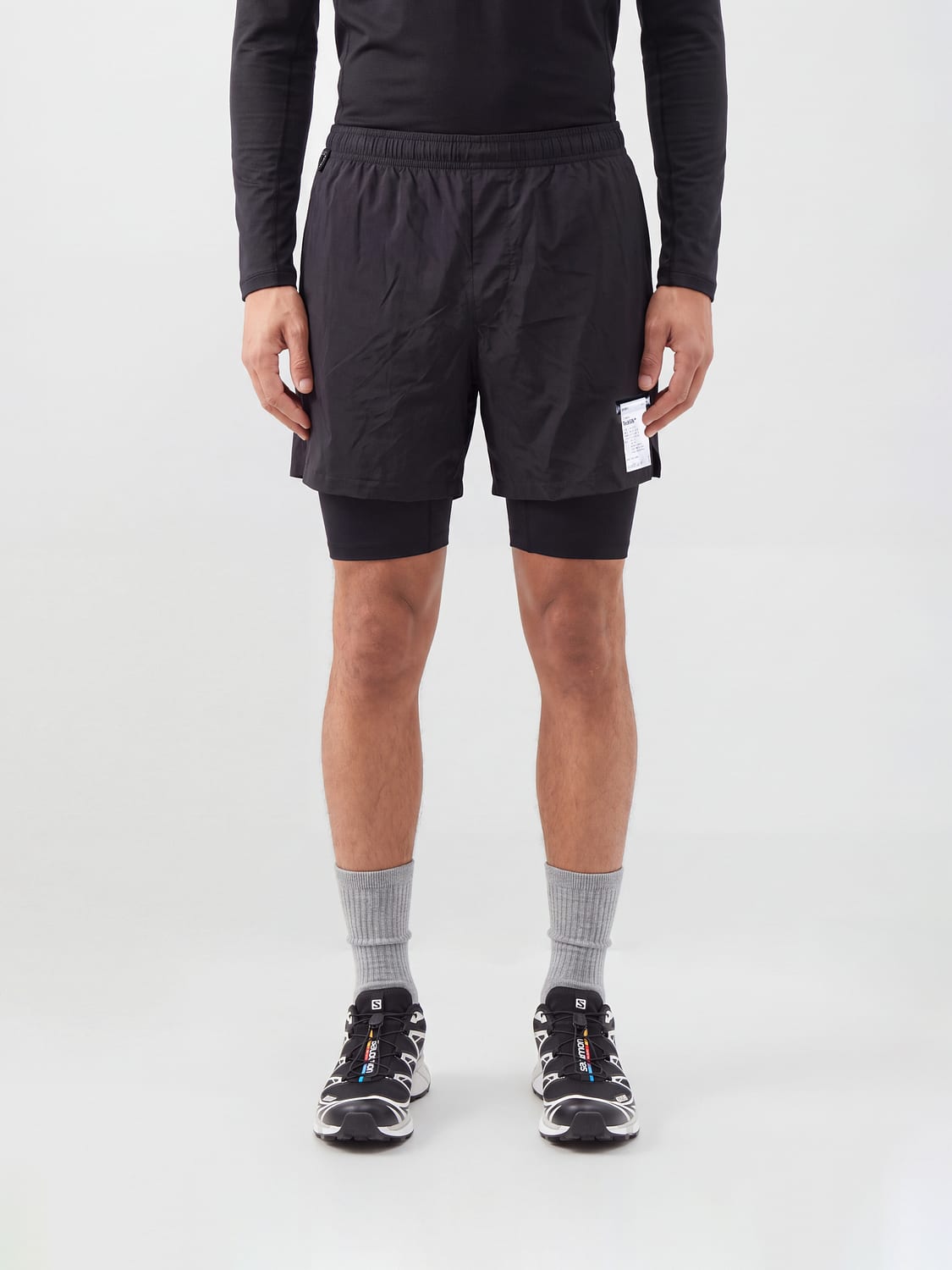 SATISFY PANTALONCINI: Shorts sportivi Satisfy slim fit in tessuto tecnico stretch con vita elasticizzata, Nero - Img 1