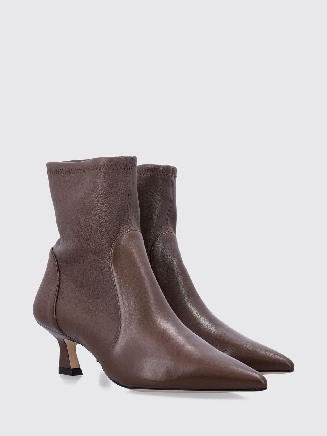 STUART WEITZMAN STIVALI: Stivaletti Vinnie Stuart Weitzman in pelle liscia con tacco medio svasato, Marrone - Img 2