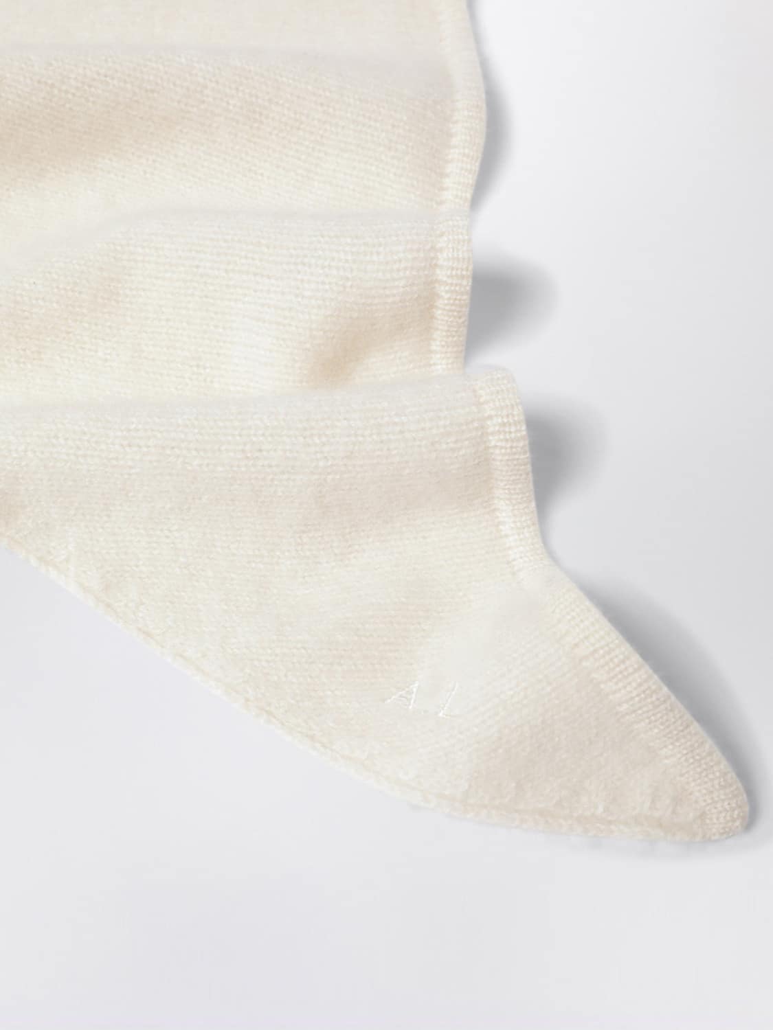 ALMADA LABEL SCARF: Almada Label Bini Triangular Pure Cashmere Scarf with Flared Hem, Cream - Img 3