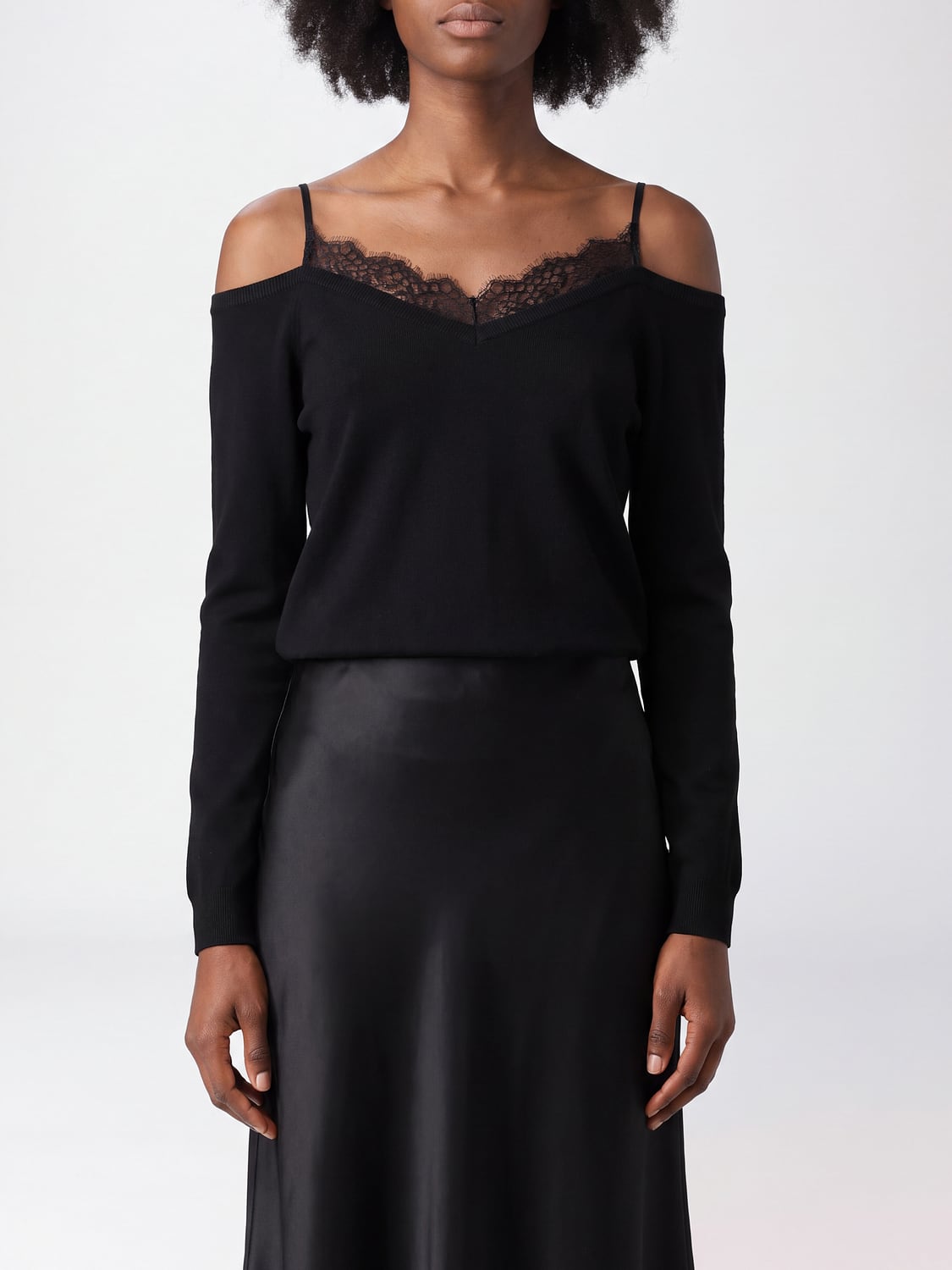 IRO TOP: Top Iro en maille de coton et soie à col V avec empiècements en dentelle, Noir - Img 1