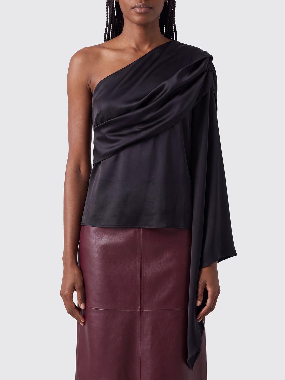 ALBERTA FERRETTI TOP: Top asimétrico de satén drapeado Alberta Ferretti con motivo de monograma, Negro - Img 1