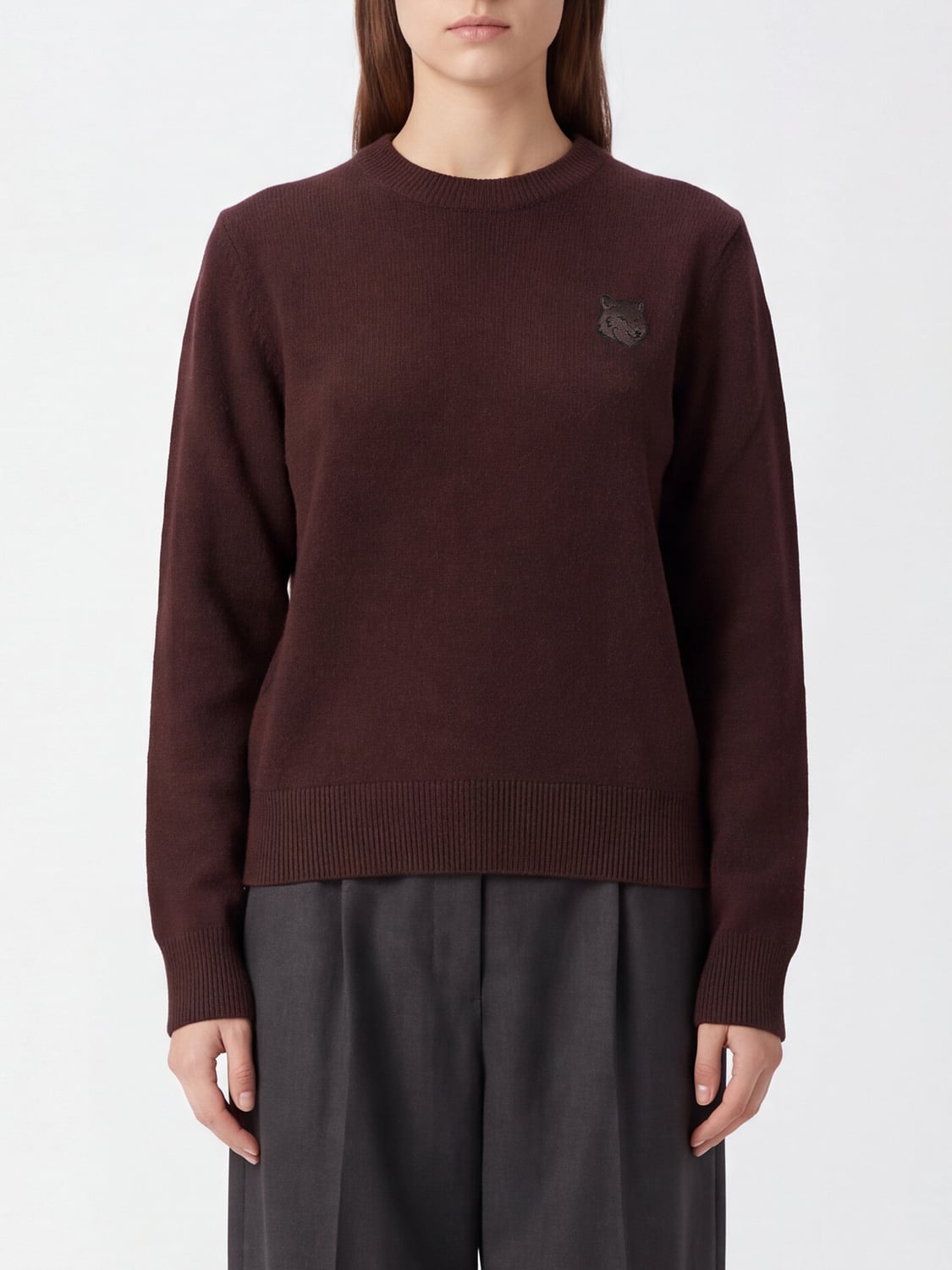 MAISON KITSUNÉ PULL: Pull en laine à col rond Maison Kitsuné avec patch logo Chillax Fox, Marron - Img 1