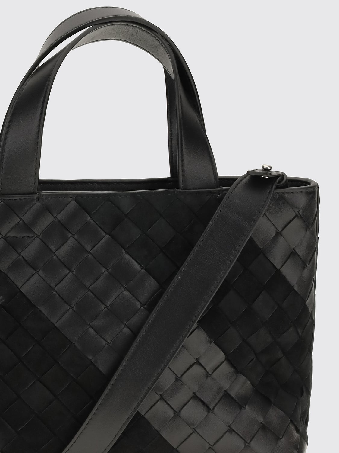 BOTTEGA VENETA BORSA A TRACOLLA: Mini borsa a tracolla Bottega Veneta in pelle di agnello intrecciata, Nero - Img 4