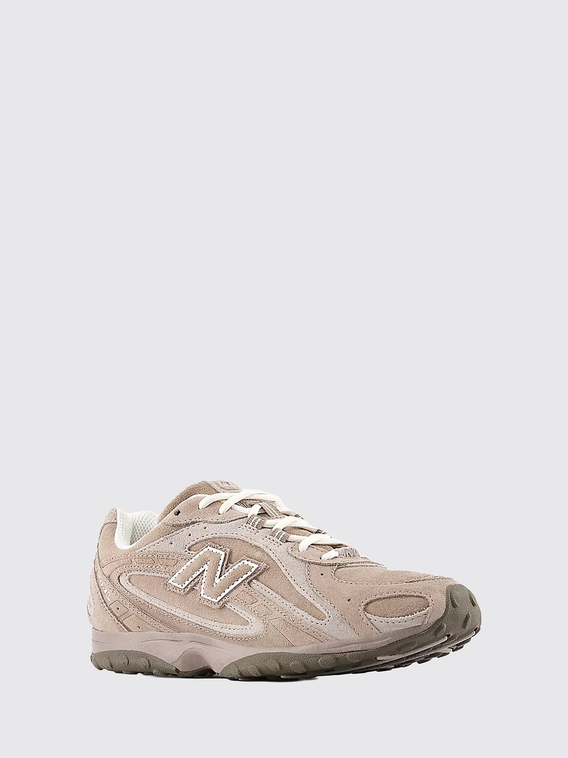 NEW BALANCE SNEAKERS: Sneakers low top 204L New Balance in pelle scamosciata con logo applicato, Marrone - Img 2