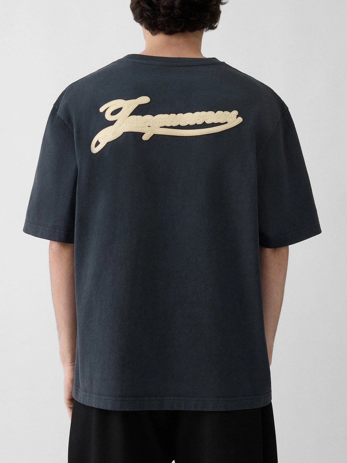 JACQUEMUS CAMISETA: Camiseta relaxed fit Jacquemus de algodón con logo en contraste, Azul Marino - Img 2