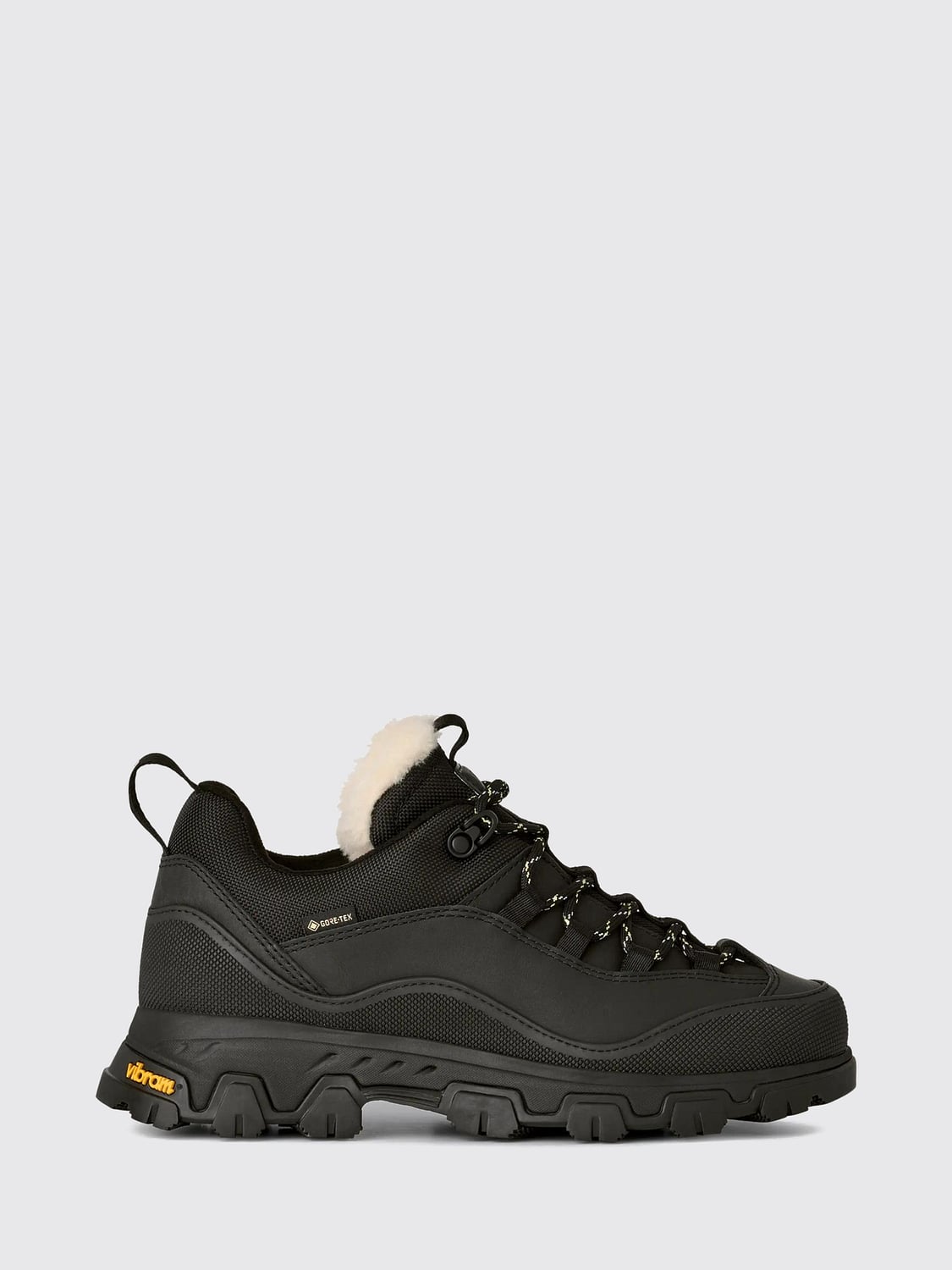 UGG BASKETS: Baskets Metro Trek Hiker UGG en cuir et Gore-tex® avec semelle Vibram, Noir - Img 1