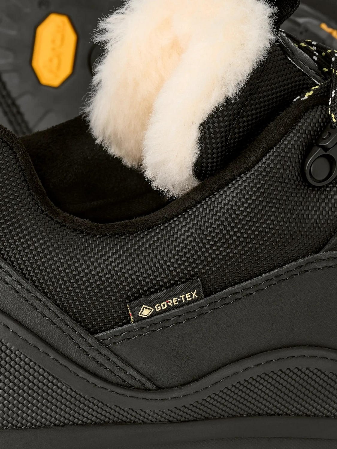 UGG BASKETS: Baskets Metro Trek Hiker UGG en cuir et Gore-tex® avec semelle Vibram, Noir - Img 3