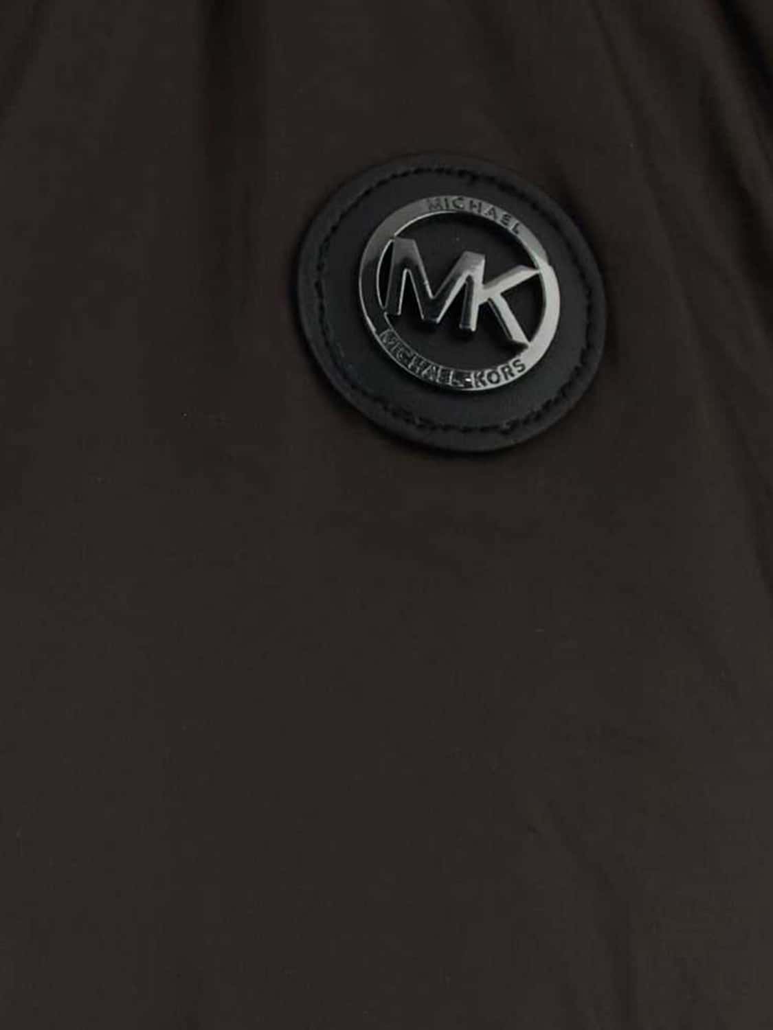 MICHAEL KORS JACKE: Gesteppte, kurze Pufferjacke mit Kapuze von Michael Kors aus Polyester, Braun - Img 4