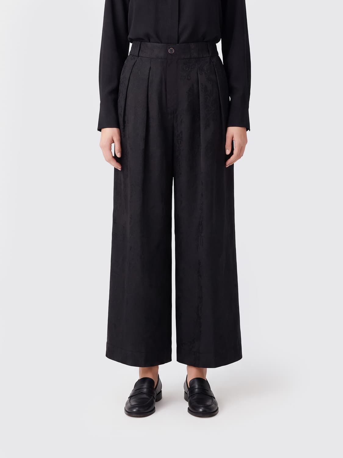 UMA WANG PANTALONES: Pantalones de pierna ancha Uma Wang de viscosa con estampado floral y pinzas, Negro - Img 1