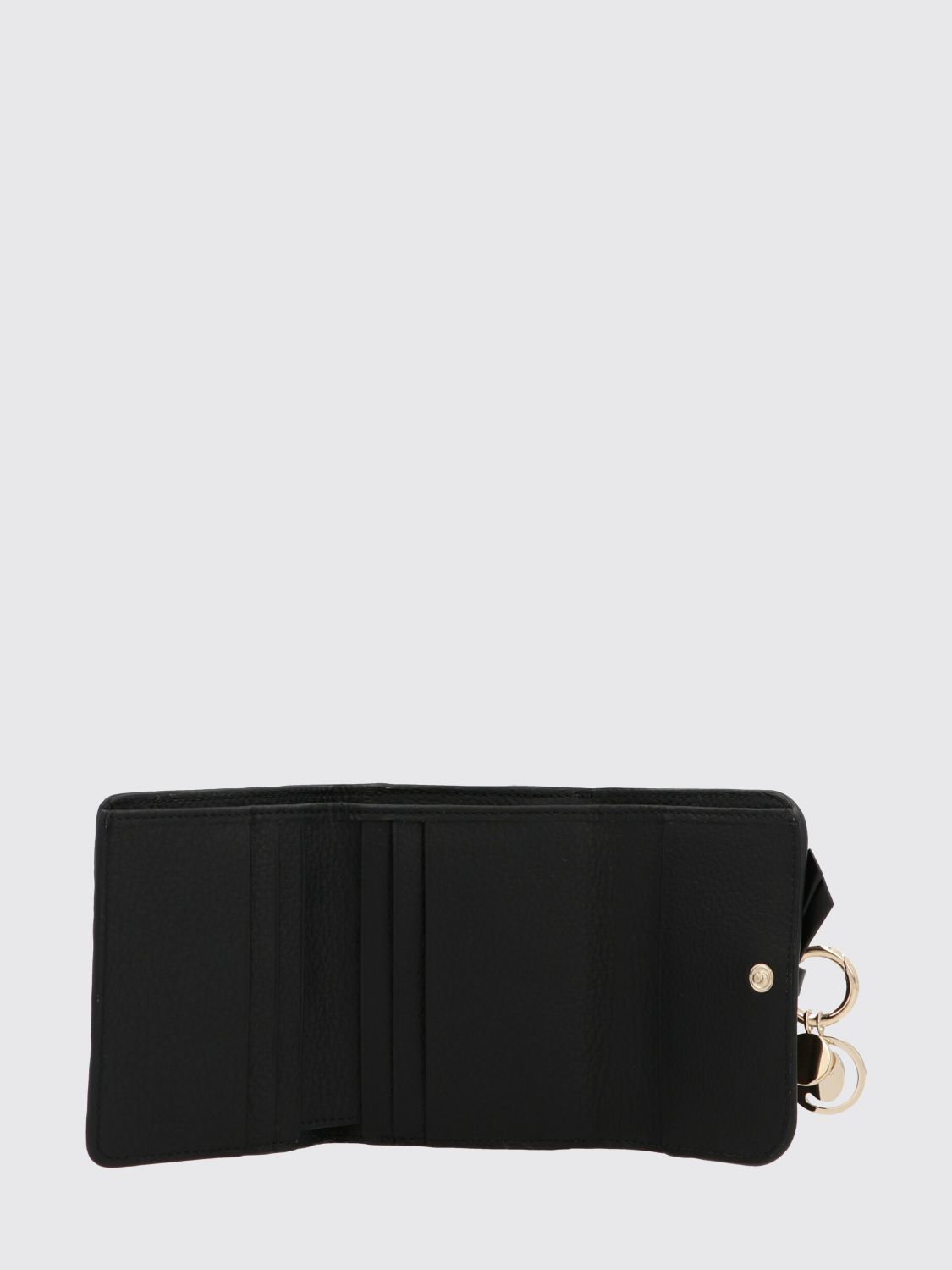 CHLOÉ CARTERA: Cartera trifold Chloé de piel de ternera negra con charm del logo, Negro - Img 2