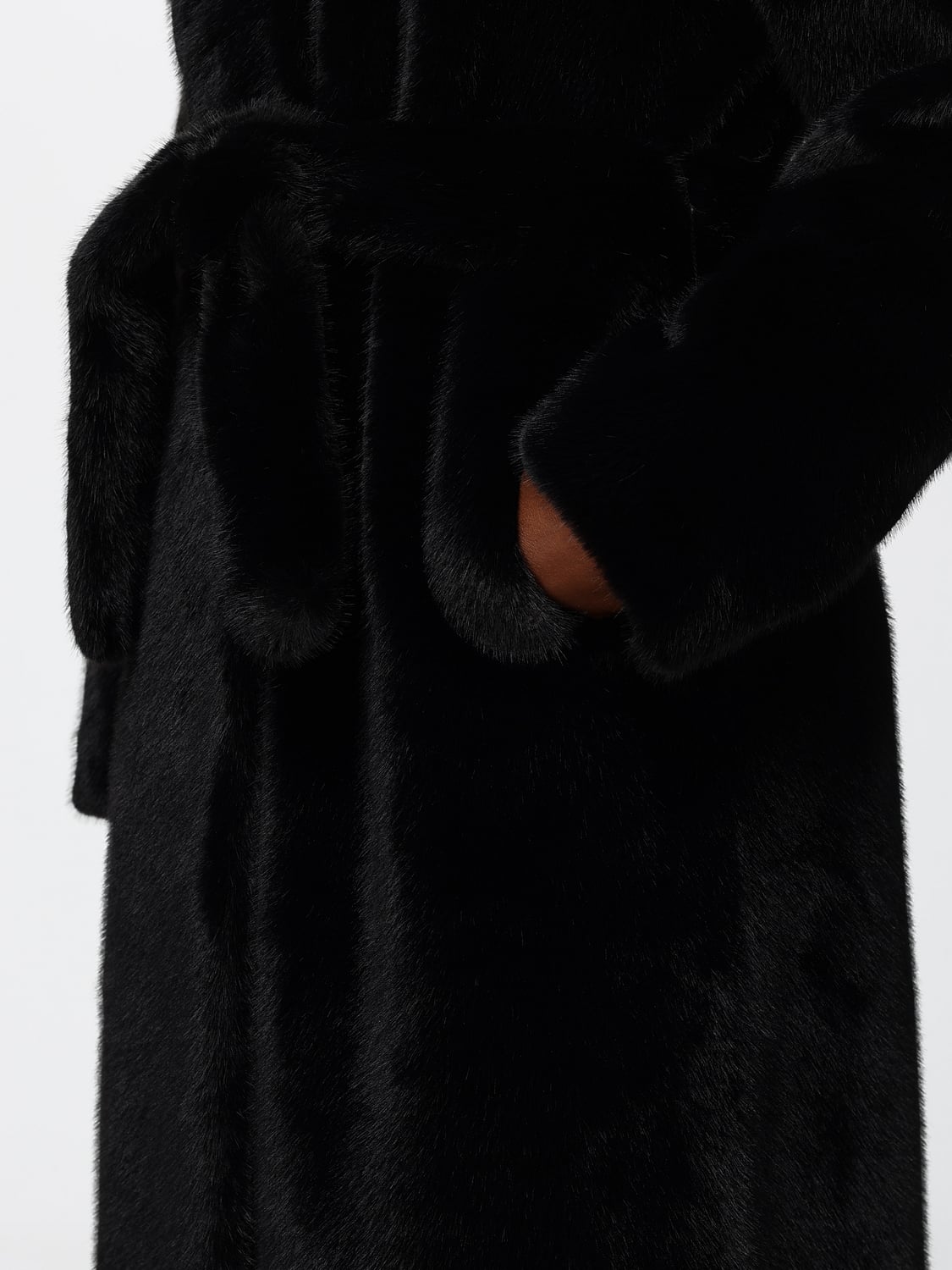 DUNO FUR COAT: Duno Vilma Pejo Robe Coat in Faux Fur with Belt, Black - Img 4