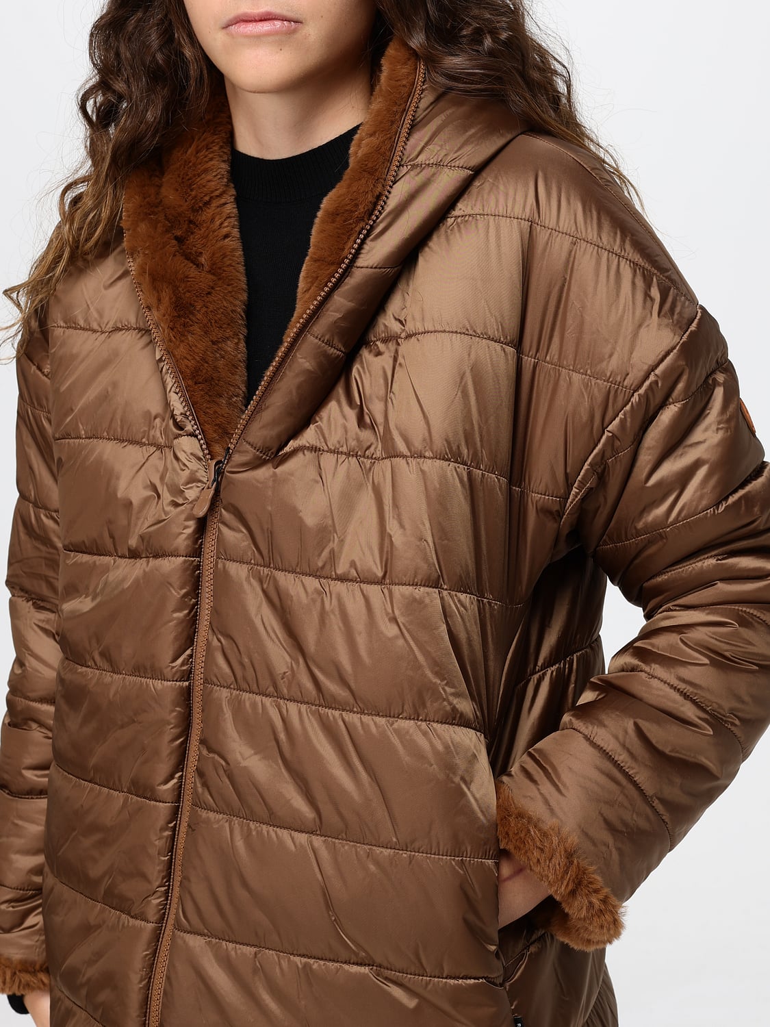 SAVE THE DUCK ABRIGO DE PIEL: Chaqueta corta reversible Davina Save The Duck de pelo sintético con capucha, Camello - Img 4