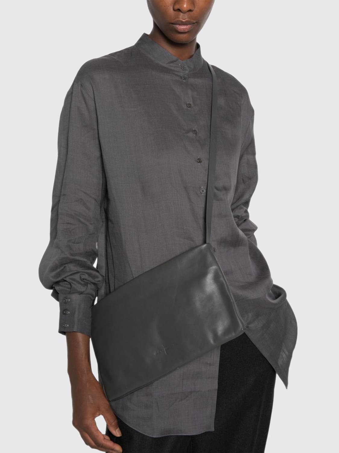 CORTANA SHOULDER BAG: Cortana Crossbody Bag in Smooth Calfskin Leather with Zip and Embossed Logo, Grey - Img 2
