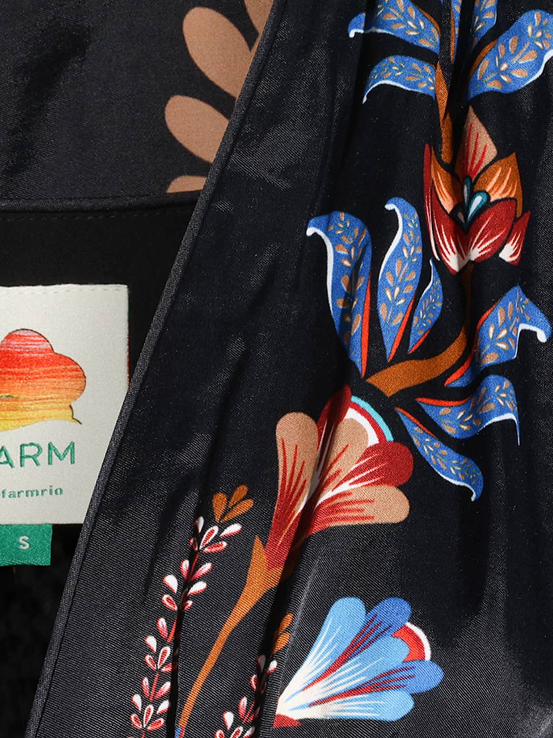 FARM RIO DRESS: FARM RIO Energy Floral Print Viscose Midi Sheath Dress with V-Neck, Black - Img 4