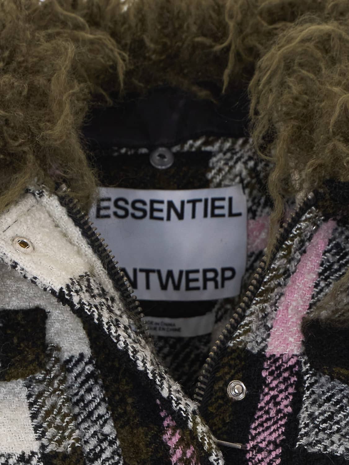 ESSENTIEL ANTWERP GIACCA: Bomber Essentiel Antwerp in tartan con collo in pelliccia sintetica, Fantasia - Img 4
