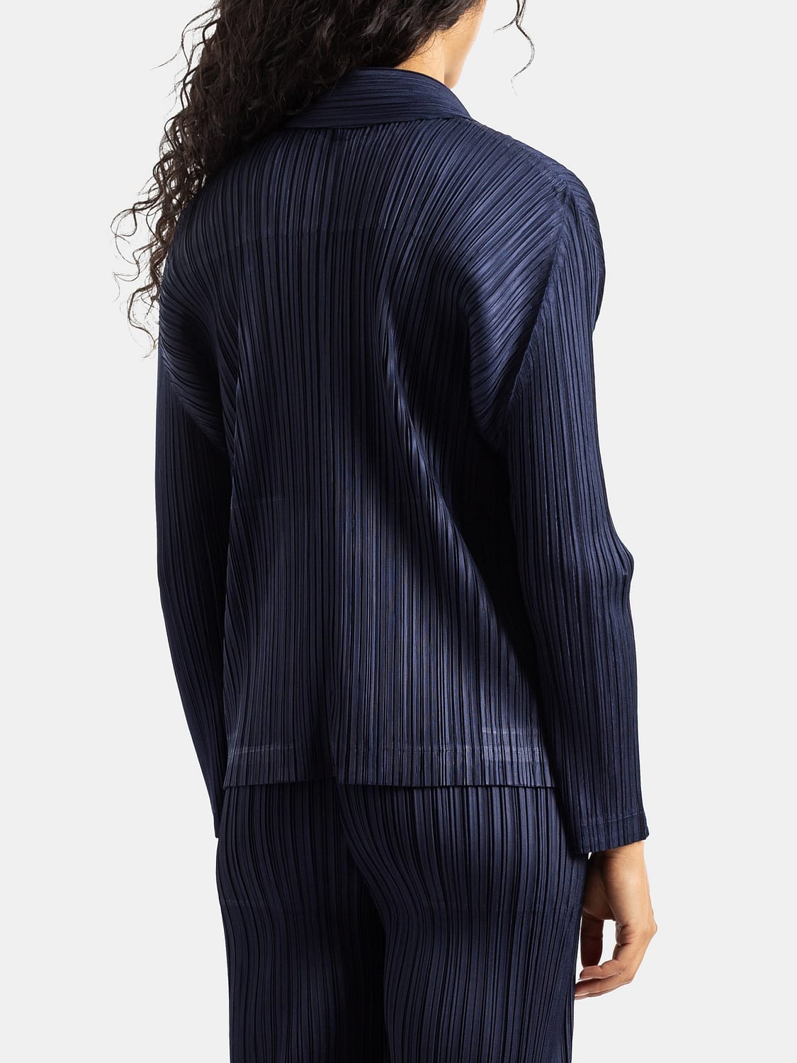 PLEATS PLEASE ISSEY MIYAKE GIACCA: Blazer corto monopetto Pleats Please Issey Miyake con revers a lancia, Blue - Img 2