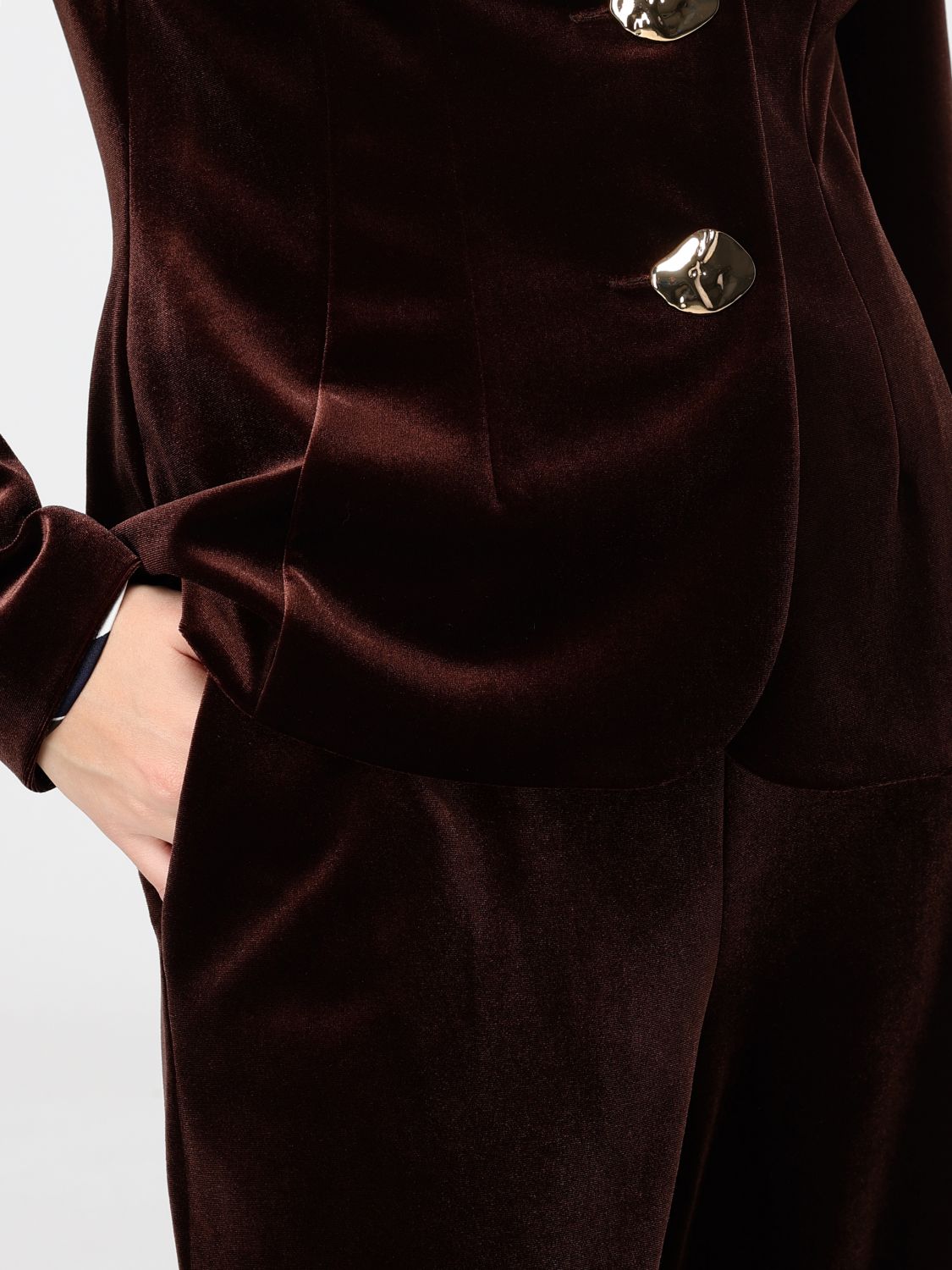 JOSEPH RIBKOFF CHAQUETA: Blazer corto de terciopelo Joseph Ribkoff con botones joya y solapas clásicas, Marrón - Img 3