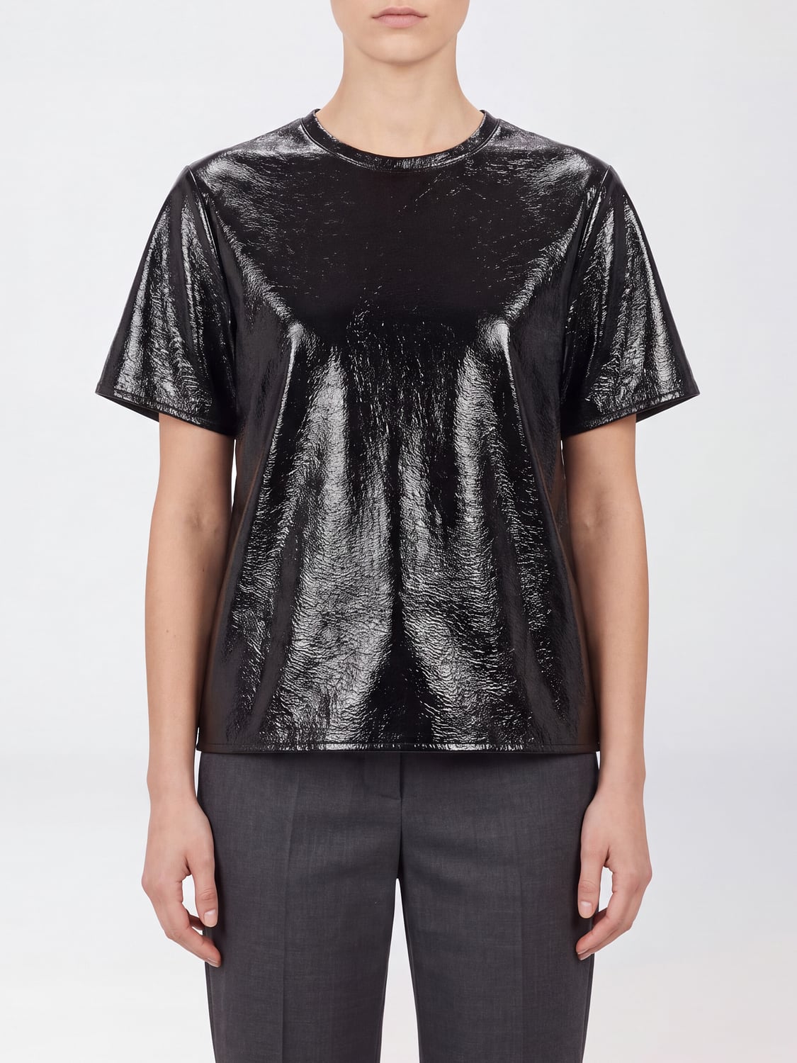 COURRÈGES TOP: Top de manga corta y cuello redondo Courrèges en piel sintética lisa, Negro - Img 1