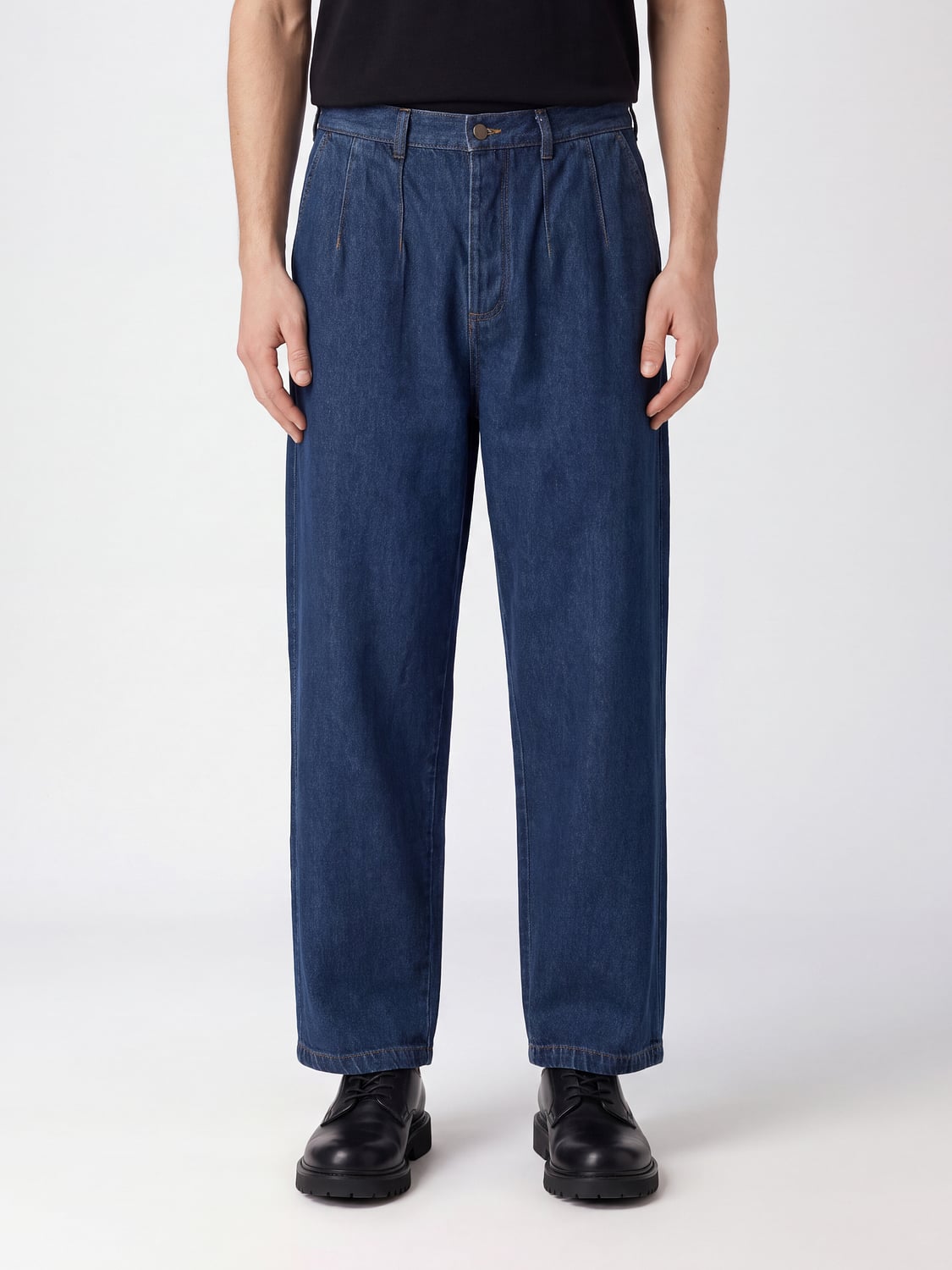 UNIVERSAL WORKS JEANS: Weit geschnittene Dutch Jeans von Universal Works aus Baumwoll-Denim mit Bundfalten, Blau - Img 1