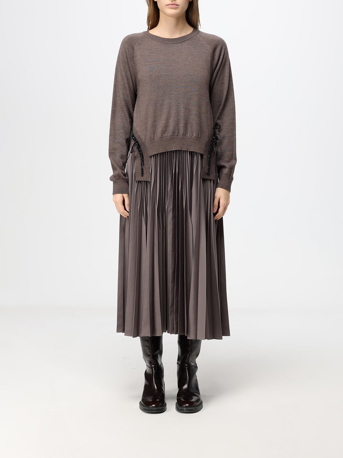 MEIMEIJ ABITO: Abito midi in maglia di pura lana vergine Meimeij con gonna plissé e strass, Tortora - Img 1