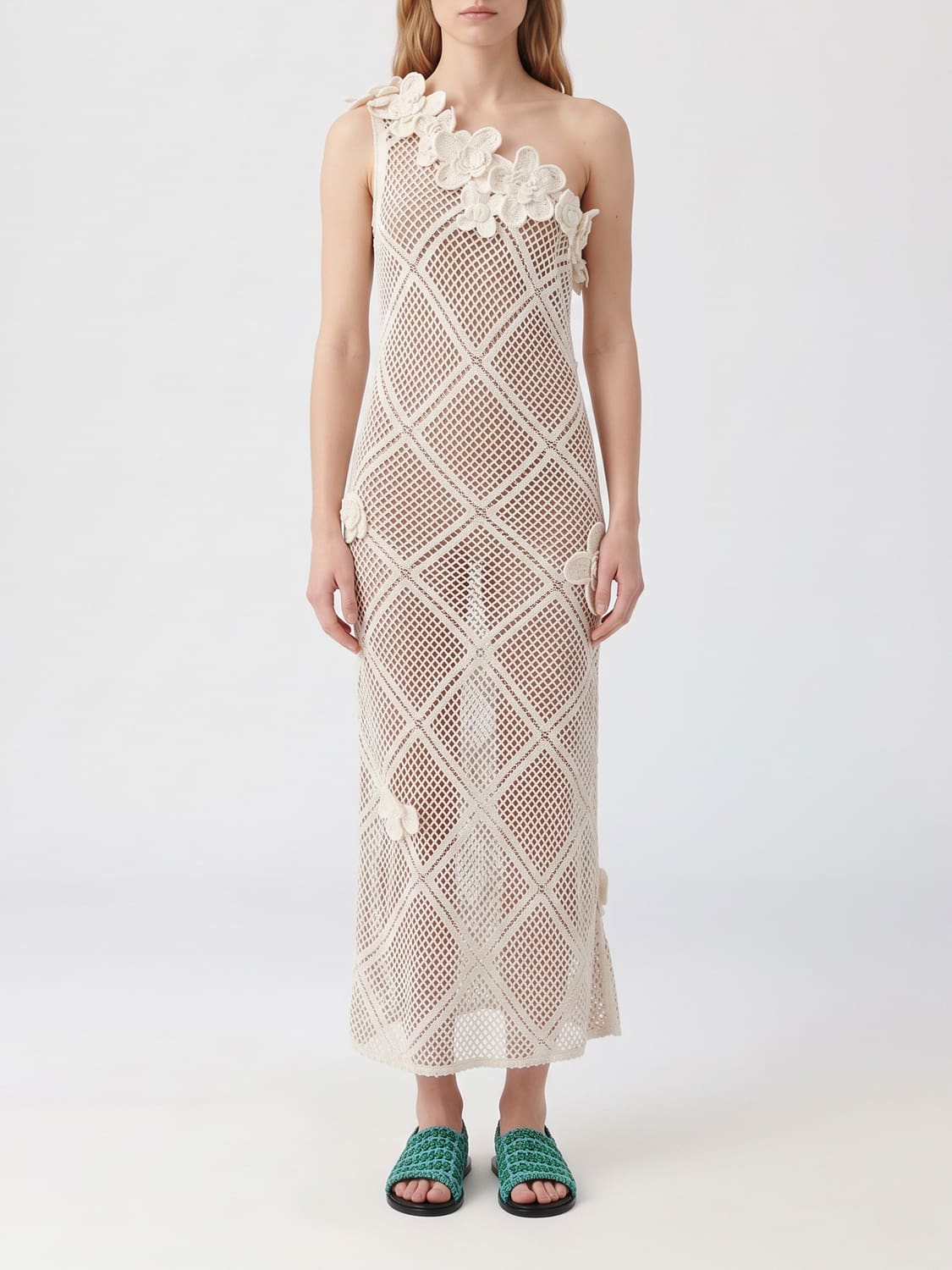 JW ANDERSON VESTIDO: Vestido midi de crochet JW Anderson de algodón con un solo hombro y flor, Lima - Img 1