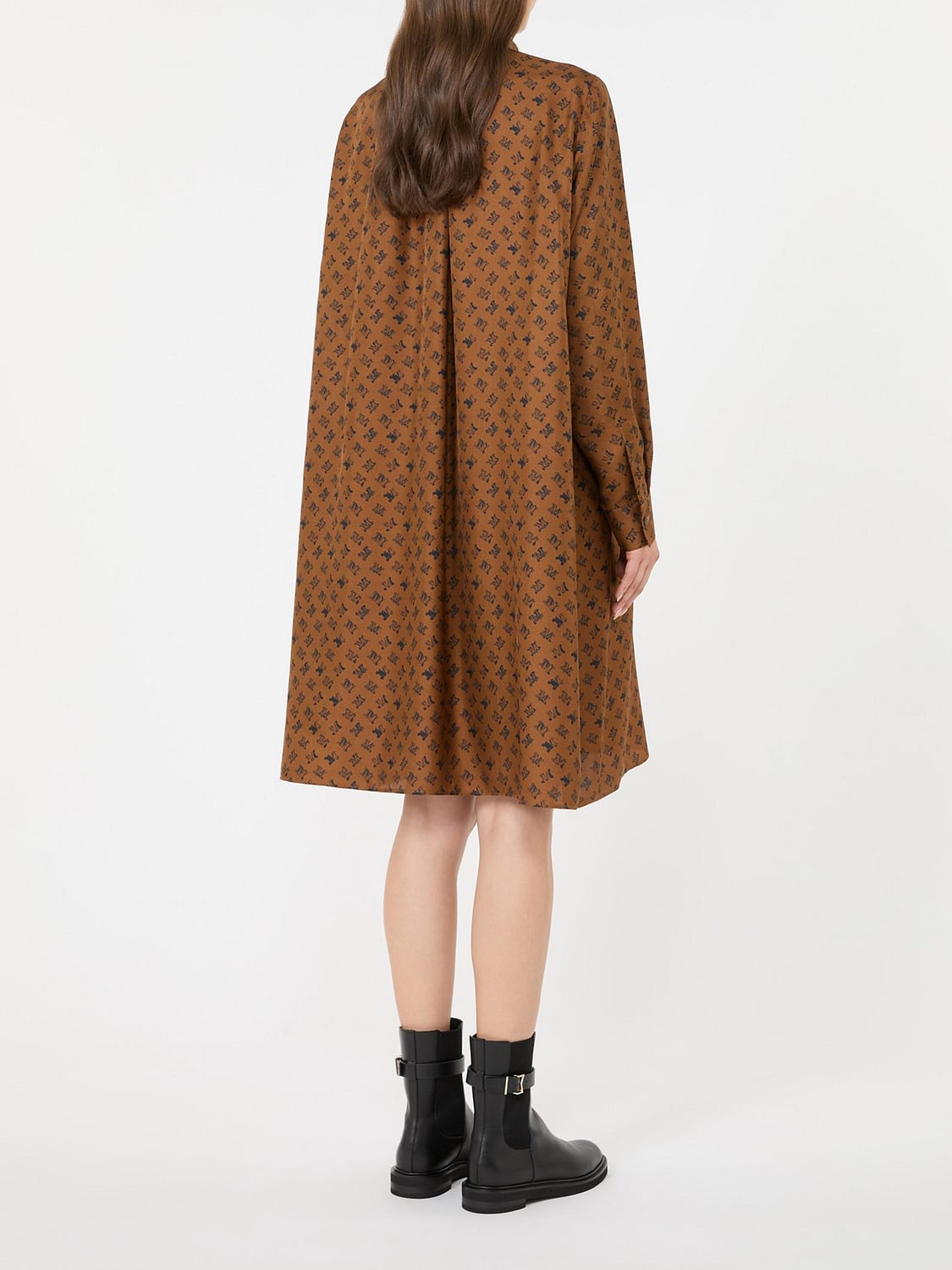 MAX MARA KLEID: Kurzes Hemdblusenkleid von Max Mara aus Seide mit Monogramm-Print, Schwarz - Img 2