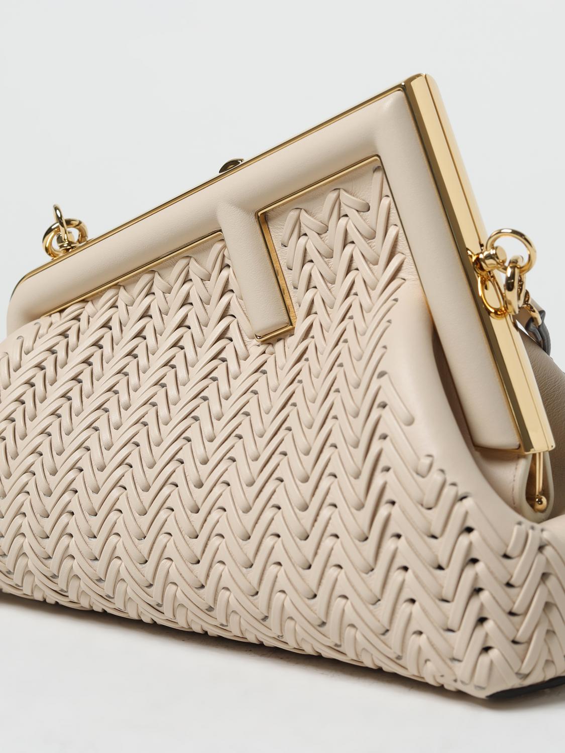 FENDIバッグ Amazon.com: FENDI O'Lock Swing Wasabi Green Calf Leather Small