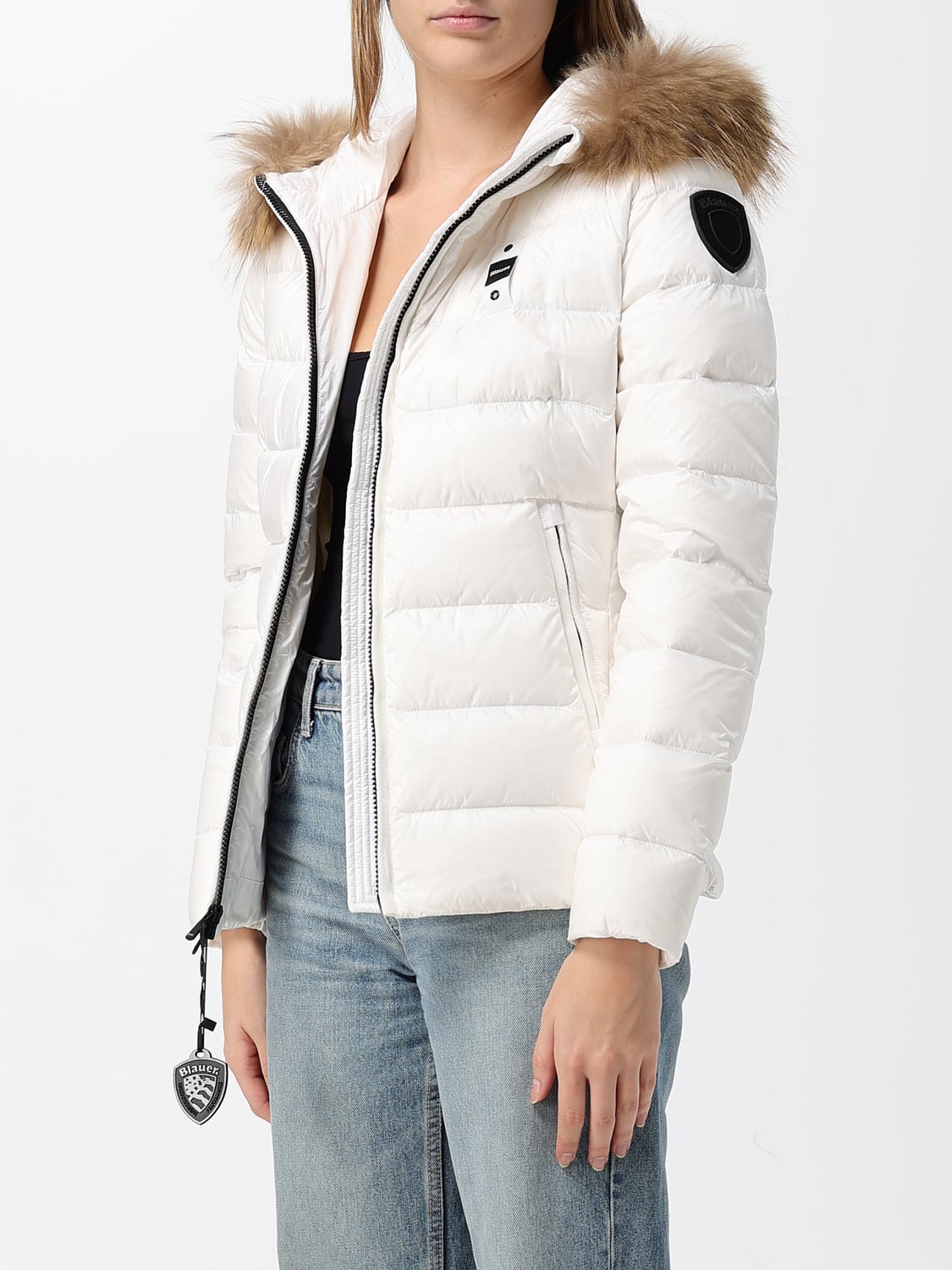 BLAUER GIACCA: Piumino corto Blauer in nylon trapuntato con cappuccio in shearling e vestibilità slim, Bianco - Img 3