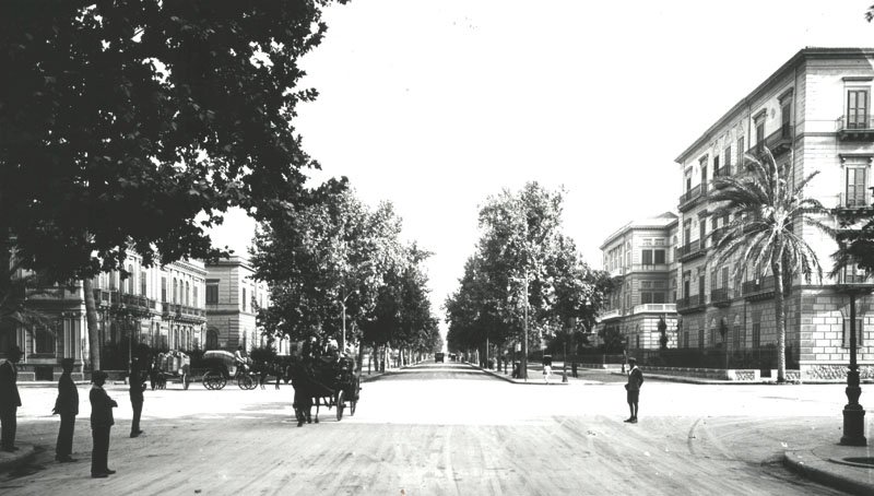 Piazza Crispi a Palermo nei primi del 900