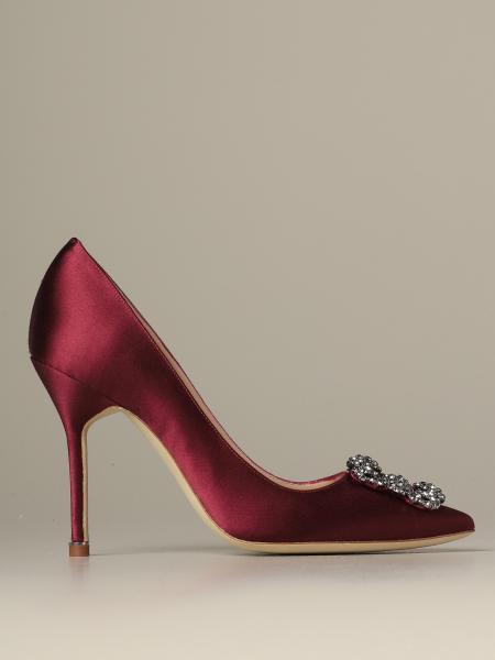 Escarpins Hangisi Manolo Blahnik à pointe en satin et boucle de cristaux Swarovski