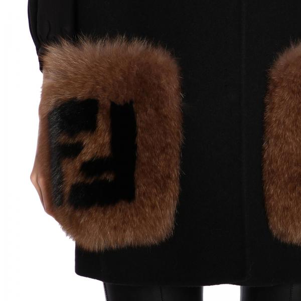 Ff Tasche E Lana Toppe Con A Double Monogramma Fendi Pelliccia In Cappa Maxi 5jLR43A