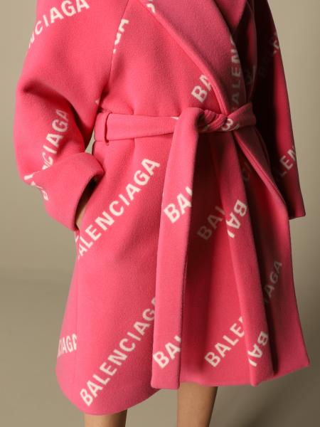 balenciaga mantel rosa