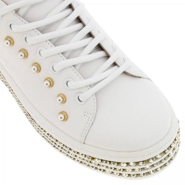 twin toes sneakers