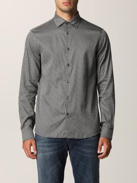 men in grey shirt