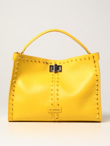 La Carrie: La Carrie bag in grained leather with studs