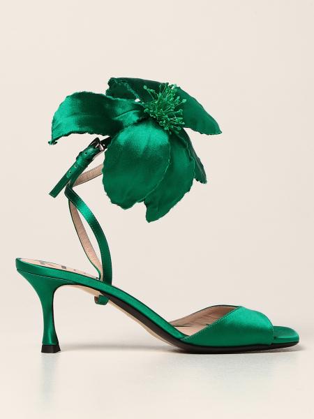 Heeled sandal N ° 21 in satin with flower